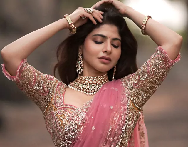 Iswarya Menon New Pics